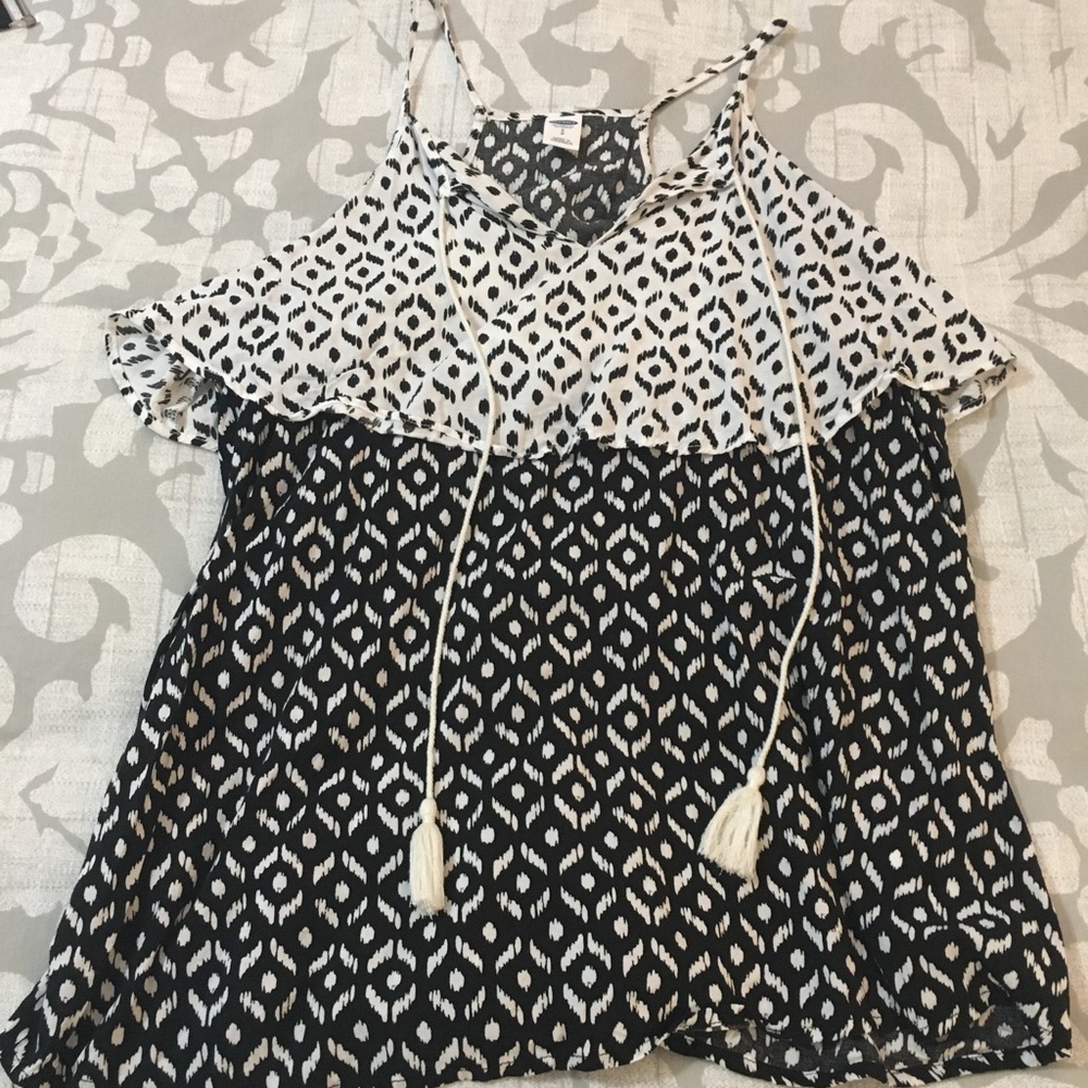 ❤️ Old navy racer back black and white tank ❤️
